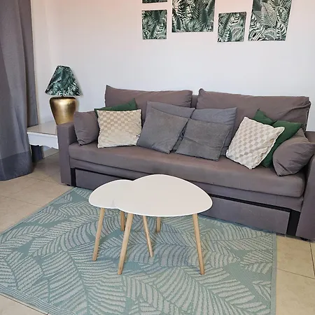 With 3 Swimming Pools Wifi Apartment