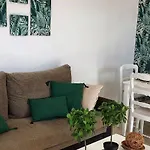 Relax In Stunning 1-bedroom In Appartement