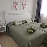 Relax In Stunning 1-bedroom In Appartement